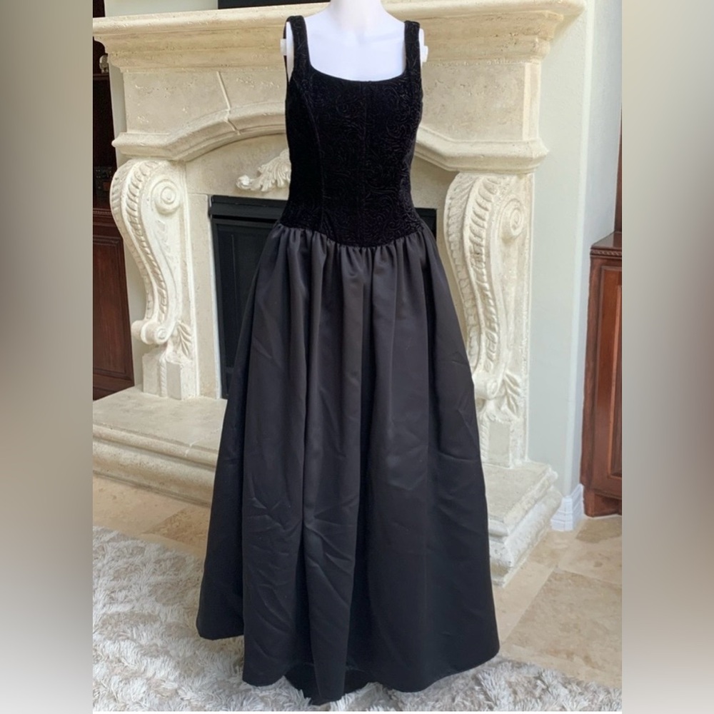 Scott McClintock Black Velvet Bodice & Satin Maxi Dress